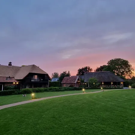 Schaluinenhoeve 2* בארלה-נוסאו