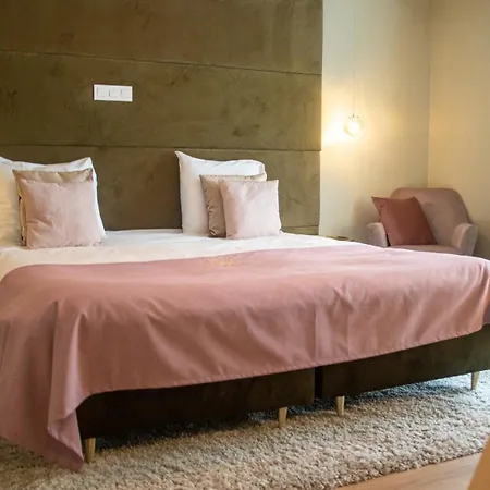 Hotel Schaluinenhoeve 2*