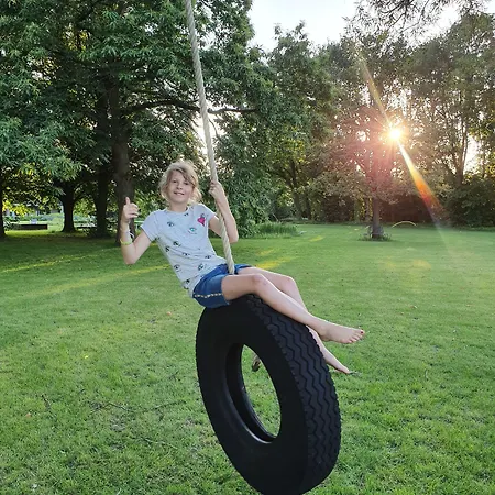 Schaluinenhoeve מלון