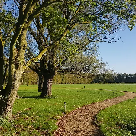 מלון Schaluinenhoeve