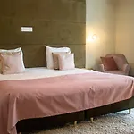 Schaluinenhoeve Otel