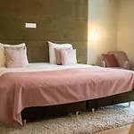 Otel Schaluinenhoeve 2*