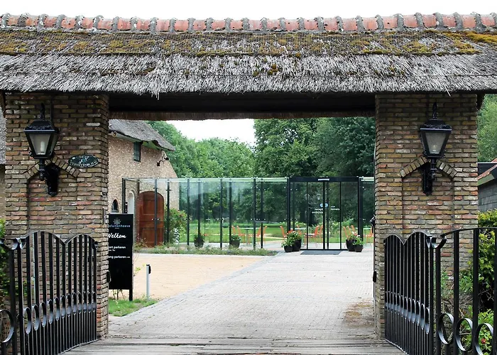 Schaluinenhoeve Отель